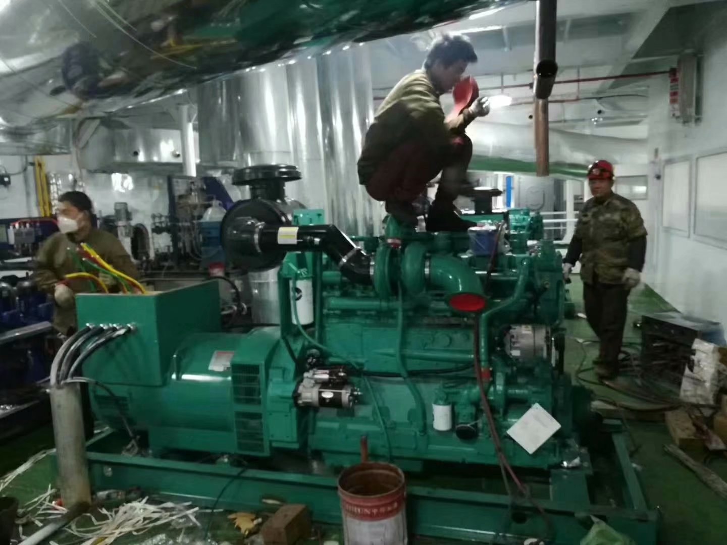 800KW康明斯发电机组发往三亚粮食局